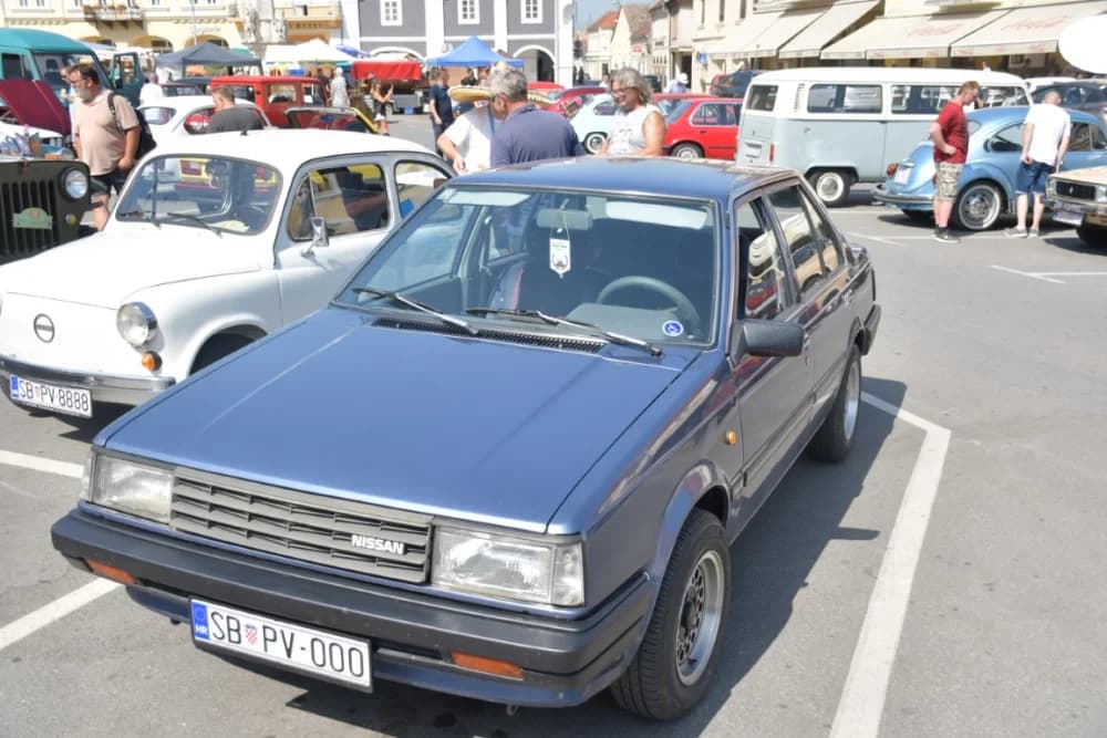 Karavana oldtimer vozila boravila u Požegi /FOTO/