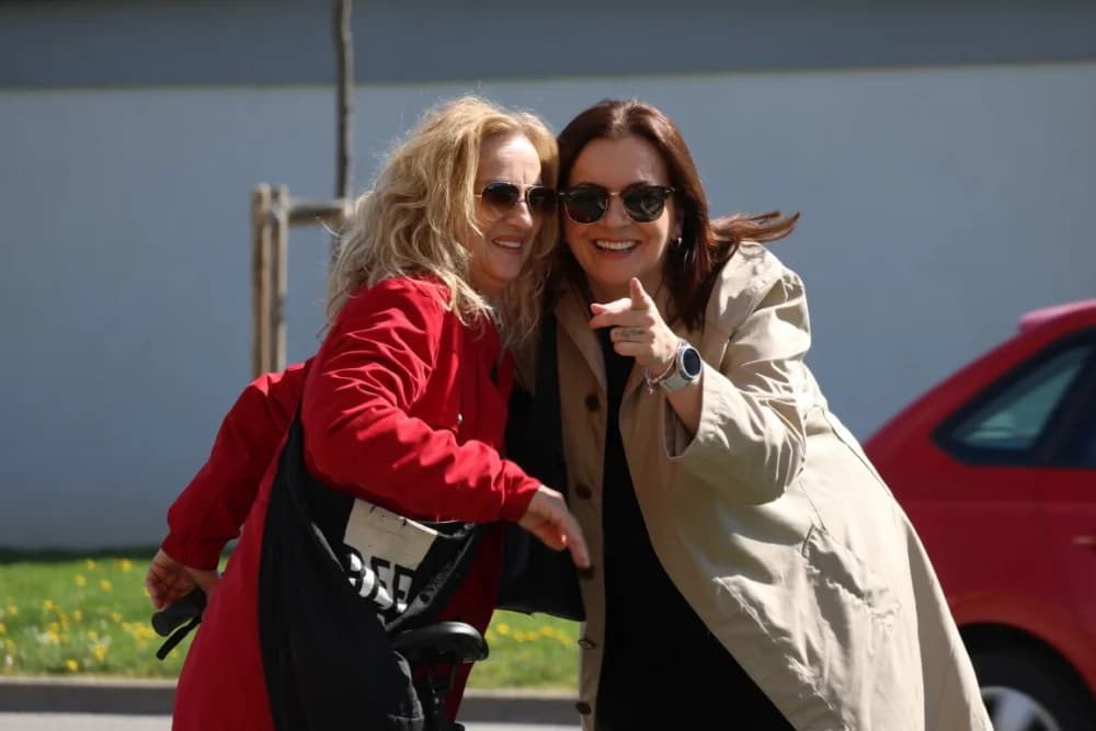 (FOTO) Dar za pravu stvar: Članovi Zajednice žena HDZ-a „Katarina Zrinski“ i mladeži požeško-slavonskog HDZ-a donirali prehrambene proizvode u Banku hrane