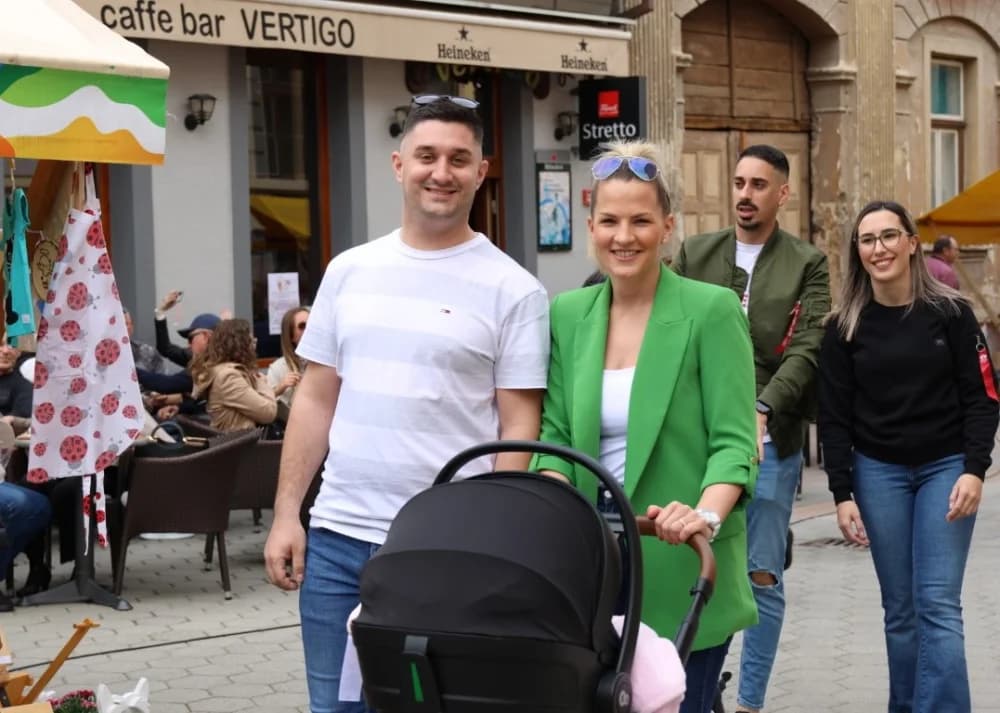 (FOTOFALERIJA) Podjela posnih obroka građanima uz Uskršnji sajam u požeškoj