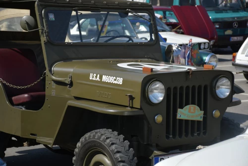 Karavana oldtimer vozila boravila u Požegi /FOTO/