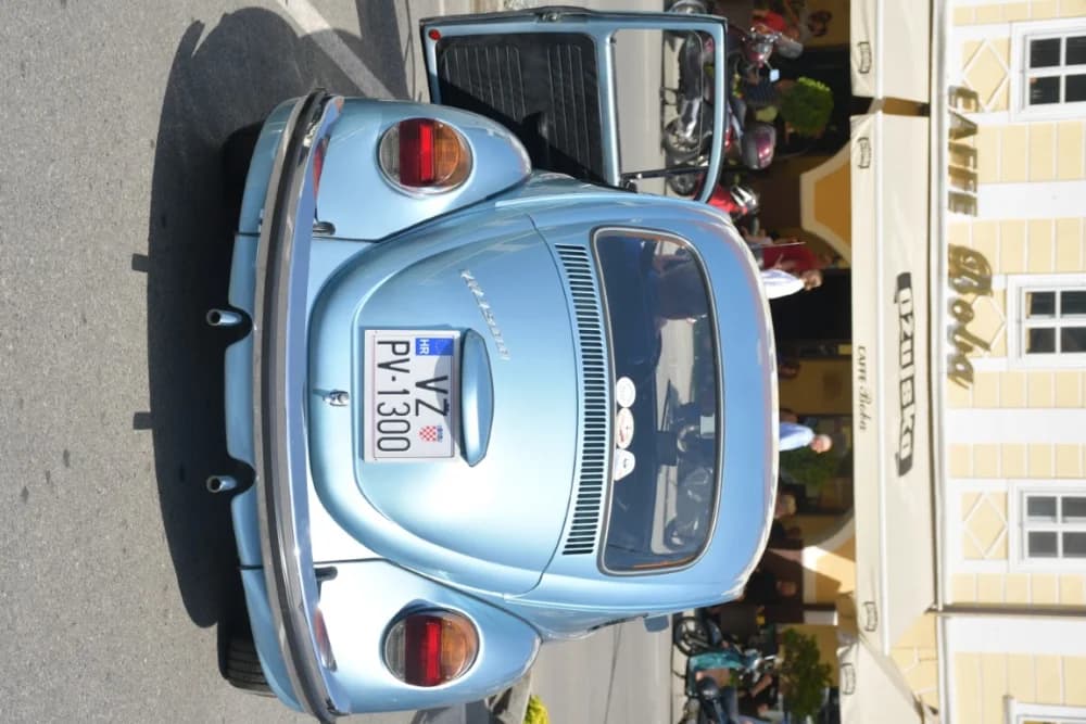 Karavana oldtimer vozila boravila u Požegi /FOTO/