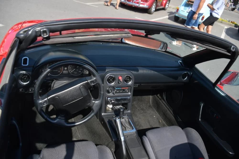Karavana oldtimer vozila boravila u Požegi /FOTO/