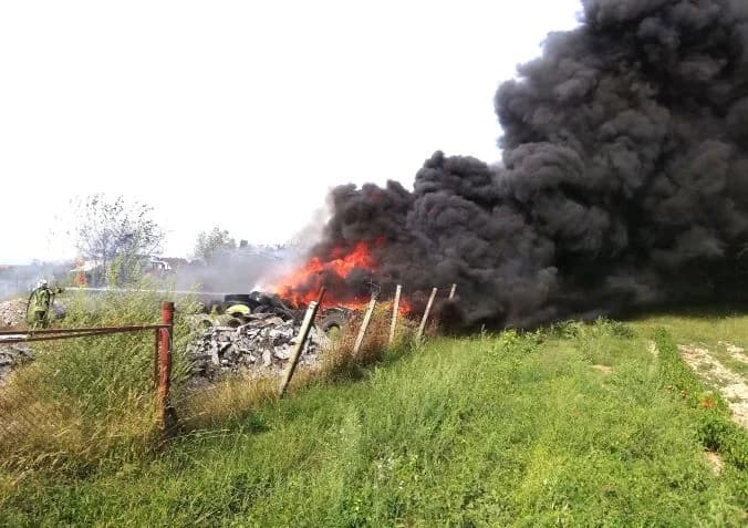 [FOTO] POŽAR U SVILNI: Poslije olujnog nevremena, najveća intervencija pleterničkih, bučkih i gradačkih vatrogasaca