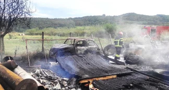 [FOTO] POŽAR U SVILNI: Poslije olujnog nevremena, najveća intervencija pleterničkih, bučkih i gradačkih vatrogasaca