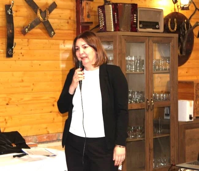PLETERNIČKO HRVATSKO ŽENSKO DRUŠTVO Izlet za stotinjak korisnika zlatne dobi na Ranč Čondić
