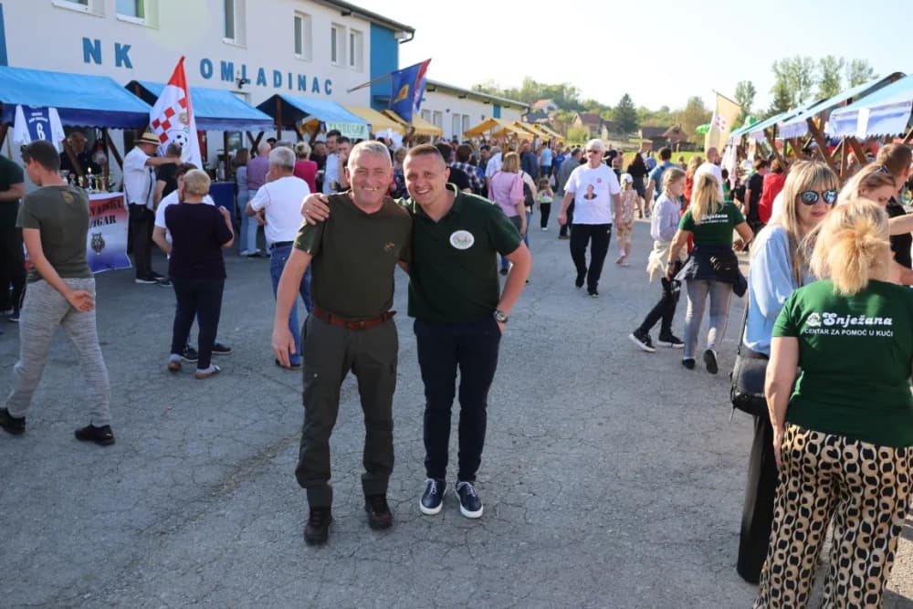 (FOTOGALERIJA) SAJAM UDRUGA U ČAGLINU: Najbolji lovački gulaš skuhala ekipa Lovačkog društva „Dilj“ iz Buka