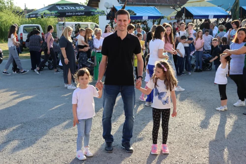 (FOTOGALERIJA) SAJAM UDRUGA U ČAGLINU: Najbolji lovački gulaš skuhala ekipa Lovačkog društva „Dilj“ iz Buka