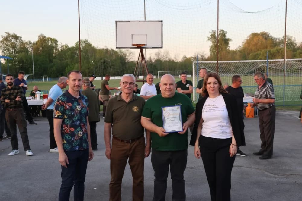 (FOTOGALERIJA) SAJAM UDRUGA U ČAGLINU: Najbolji lovački gulaš skuhala ekipa Lovačkog društva „Dilj“ iz Buka