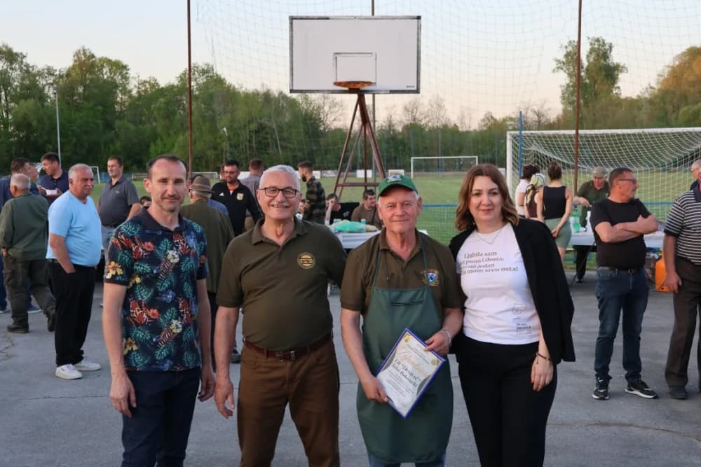 (FOTOGALERIJA) SAJAM UDRUGA U ČAGLINU: Najbolji lovački gulaš skuhala ekipa Lovačkog društva „Dilj“ iz Buka