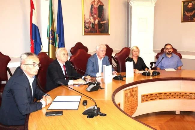 Predstavljena nova knjiga Josipa Fajdića o zaslužnim Ličanima u našoj znanosti i kulturi