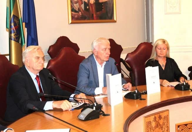 Predstavljena nova knjiga Josipa Fajdića o zaslužnim Ličanima u našoj znanosti i kulturi
