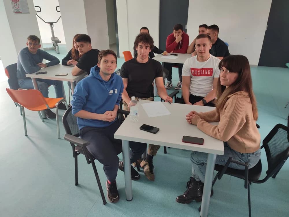 UGODNO DRUŽENJE: Studenti kroz kviz pokazali znanje, a nastavili na studentskoj roštiljadi