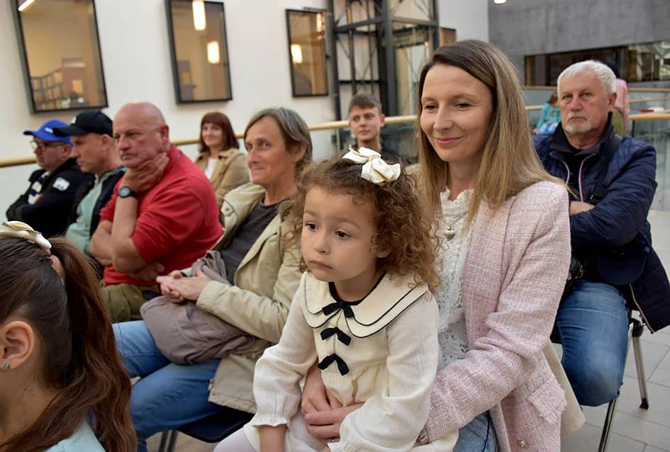 DUNJA DUBIEL PREDSTAVILA INTERAKTIVNU SLIKOVNICU: “Fiki i Liza” je himna roditeljstvu i odrastanju