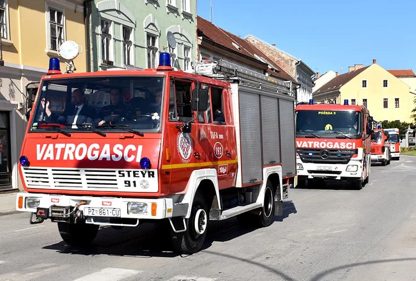 Mimohod vatrogasaca ulicama grada povodom 150. obljetnice postojanja i rada Dobrovoljnog vatrogasnog društva Požega