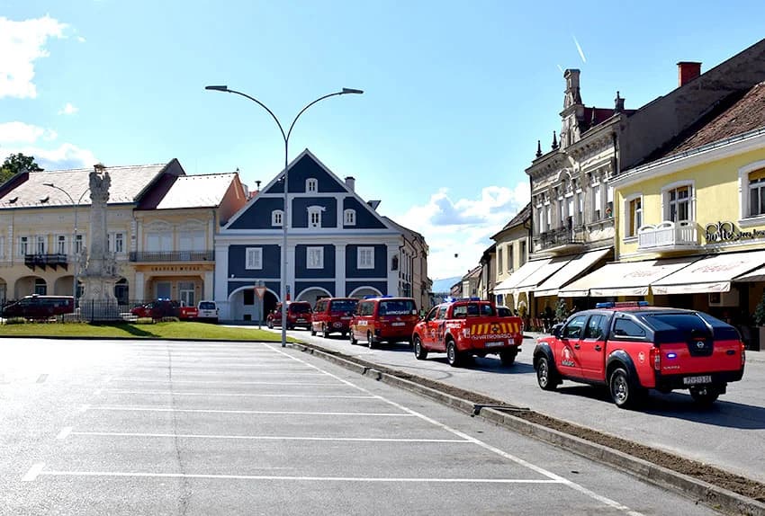 Mimohod vatrogasaca ulicama grada povodom 150. obljetnice postojanja i rada Dobrovoljnog vatrogasnog društva Požega