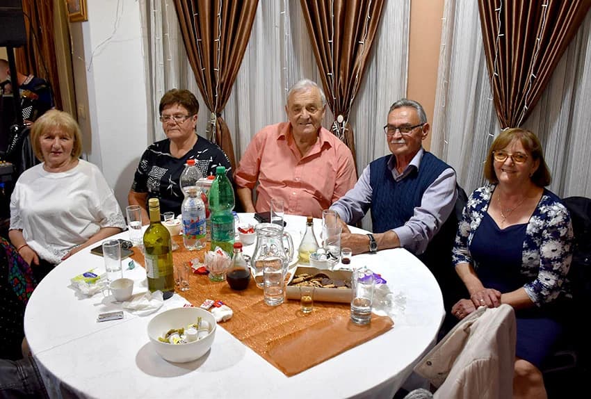 SVE POPULARNIJE ZABVE U POŽEŠKOJ SVEČANOJ DVORANI LUKI: Tražila se stolica više