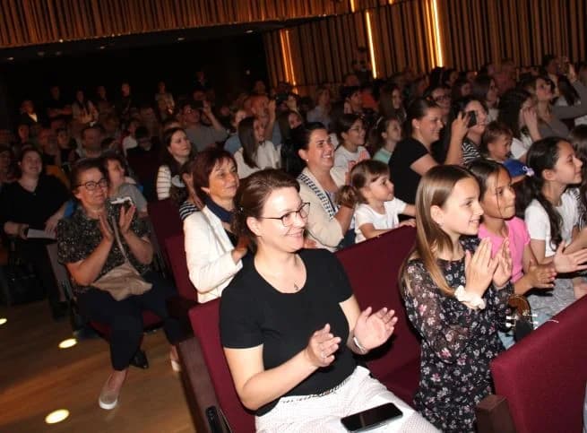 (FOTOGALERIJA) UZ DAN EUROPE: U Pleternici održana revija učeničkog stvaralaštva