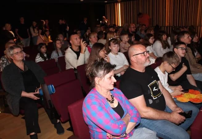 (FOTOGALERIJA) UZ DAN EUROPE: U Pleternici održana revija učeničkog stvaralaštva