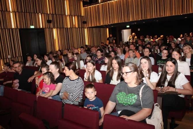 (FOTOGALERIJA) UZ DAN EUROPE: U Pleternici održana revija učeničkog stvaralaštva