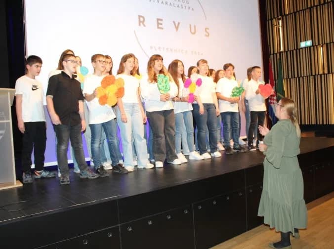 (FOTOGALERIJA) UZ DAN EUROPE: U Pleternici održana revija učeničkog stvaralaštva
