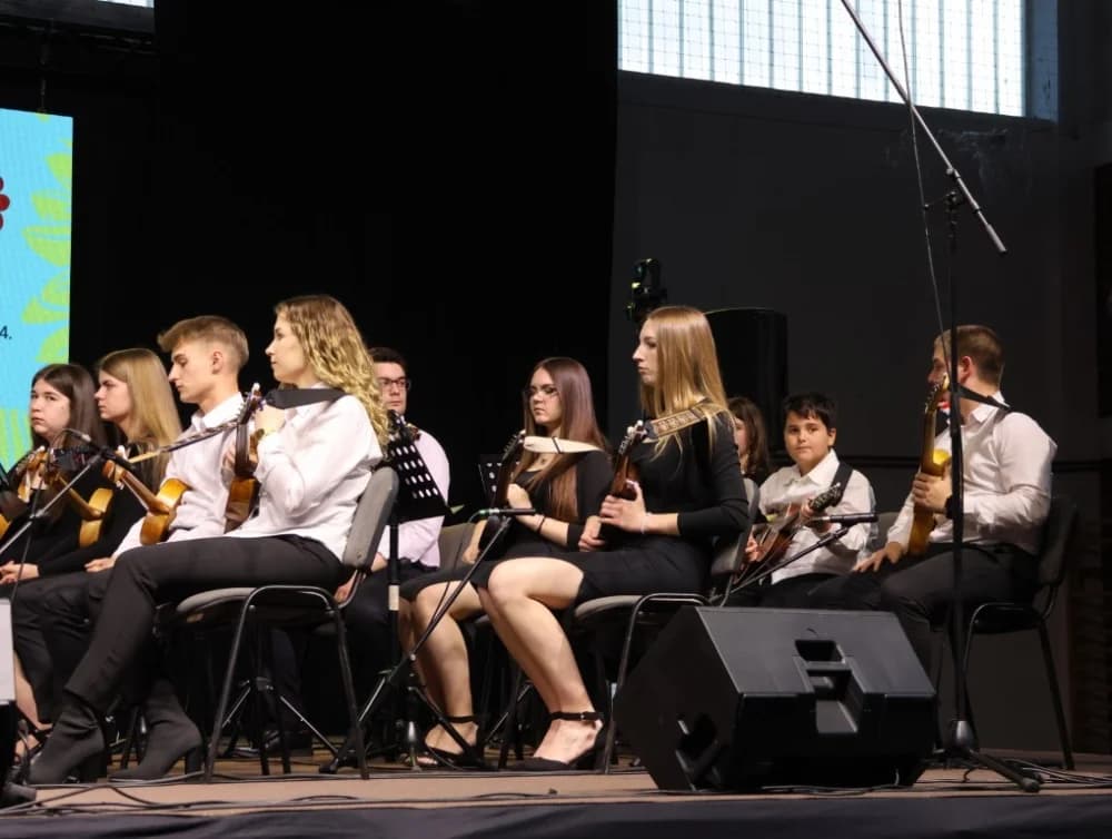 Orkestri iz tri države u Kaptolu pokazali bogatstvo muziciranja na našem izvornom instrumentu