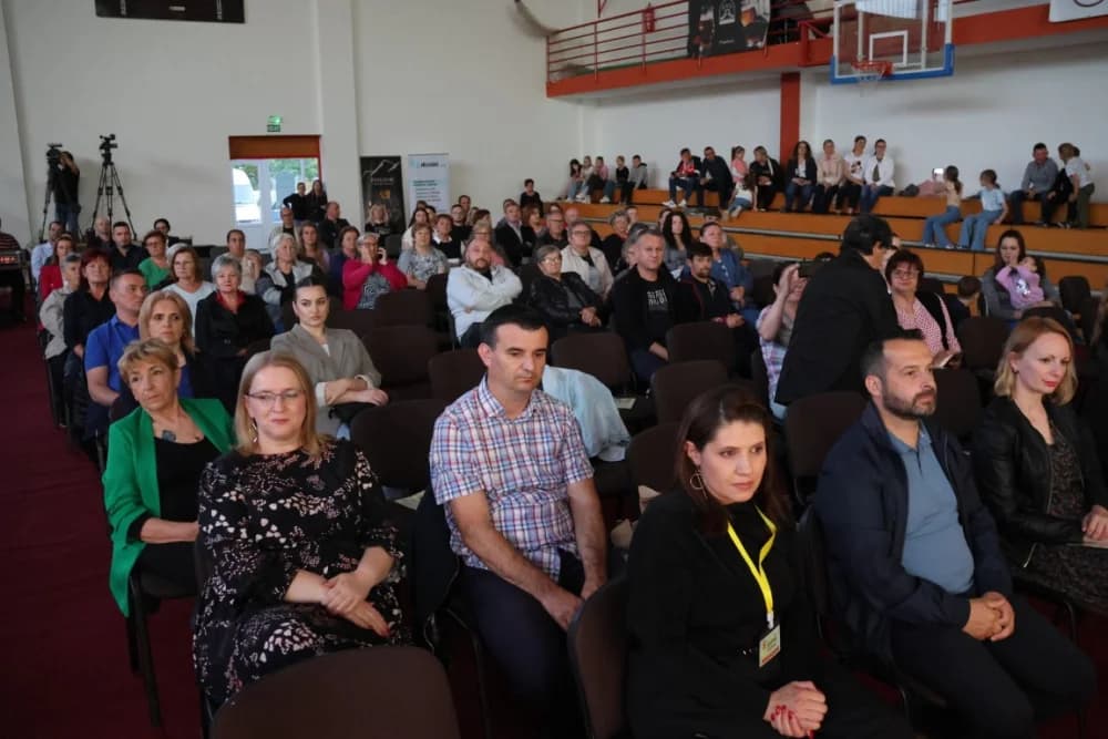 Orkestri iz tri države u Kaptolu pokazali bogatstvo muziciranja na našem izvornom instrumentu