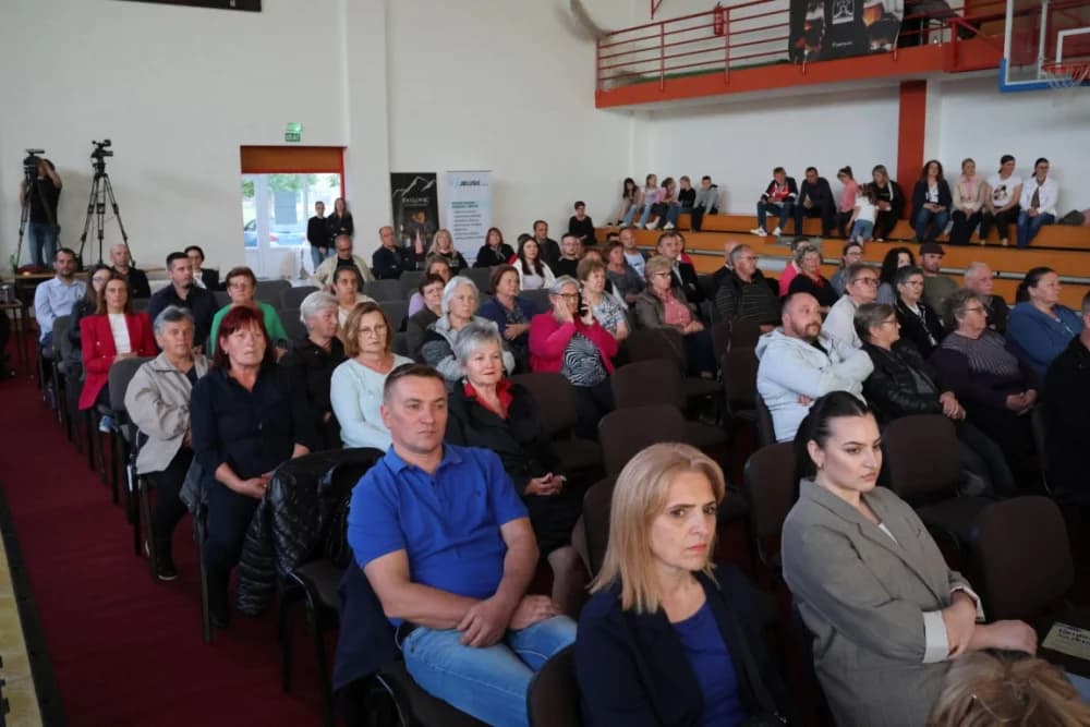 Orkestri iz tri države u Kaptolu pokazali bogatstvo muziciranja na našem izvornom instrumentu