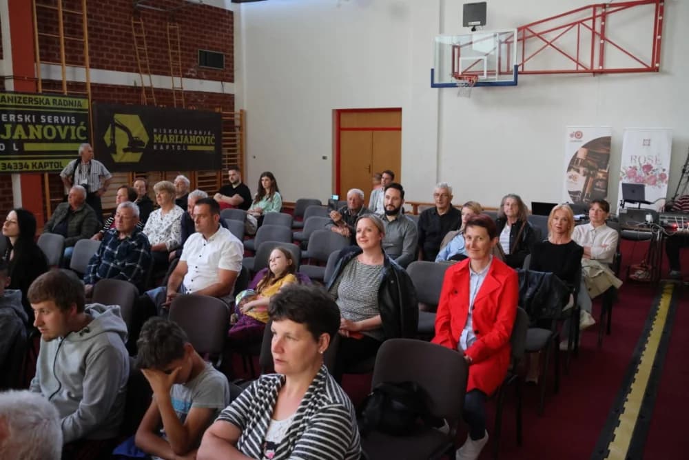 Orkestri iz tri države u Kaptolu pokazali bogatstvo muziciranja na našem izvornom instrumentu