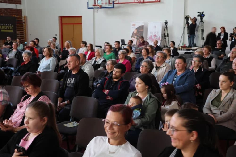 Orkestri iz tri države u Kaptolu pokazali bogatstvo muziciranja na našem izvornom instrumentu