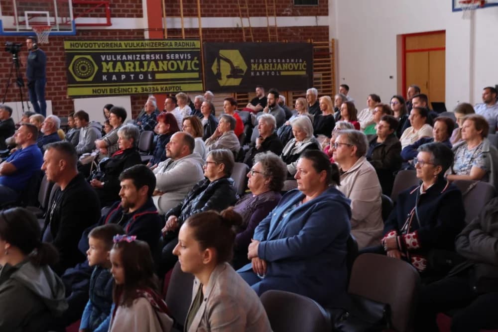 Orkestri iz tri države u Kaptolu pokazali bogatstvo muziciranja na našem izvornom instrumentu
