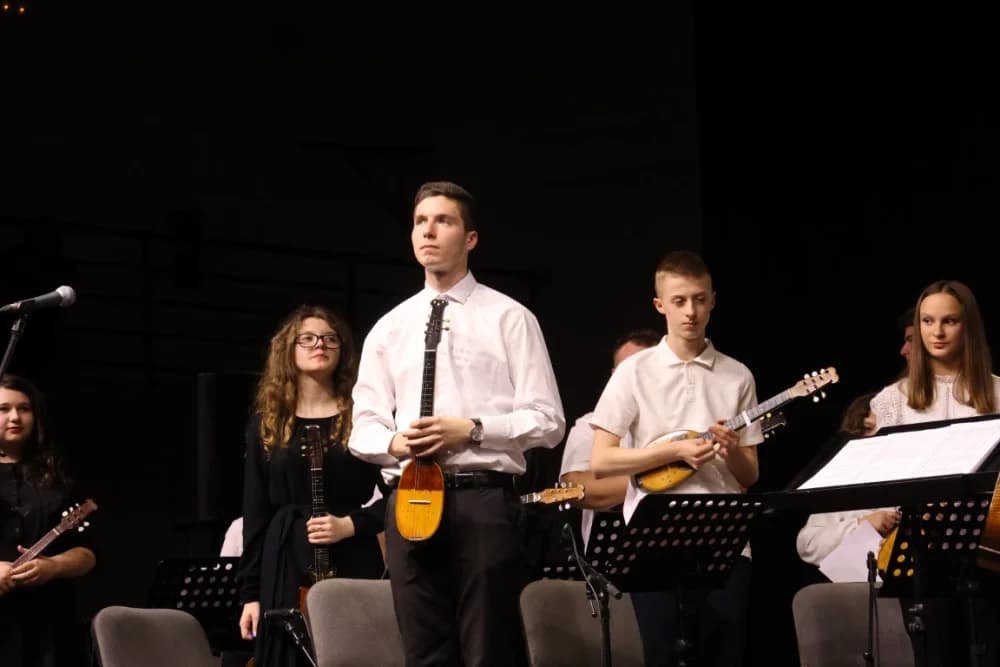 Orkestri iz tri države u Kaptolu pokazali bogatstvo muziciranja na našem izvornom instrumentu