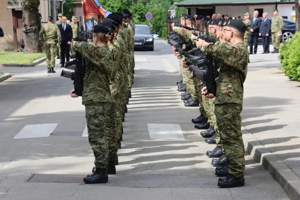 (FOTO) Na vjernost Domovini u Požegi ponosno prisegnulo 102 ročnica i ročnika Hrvatske vojske