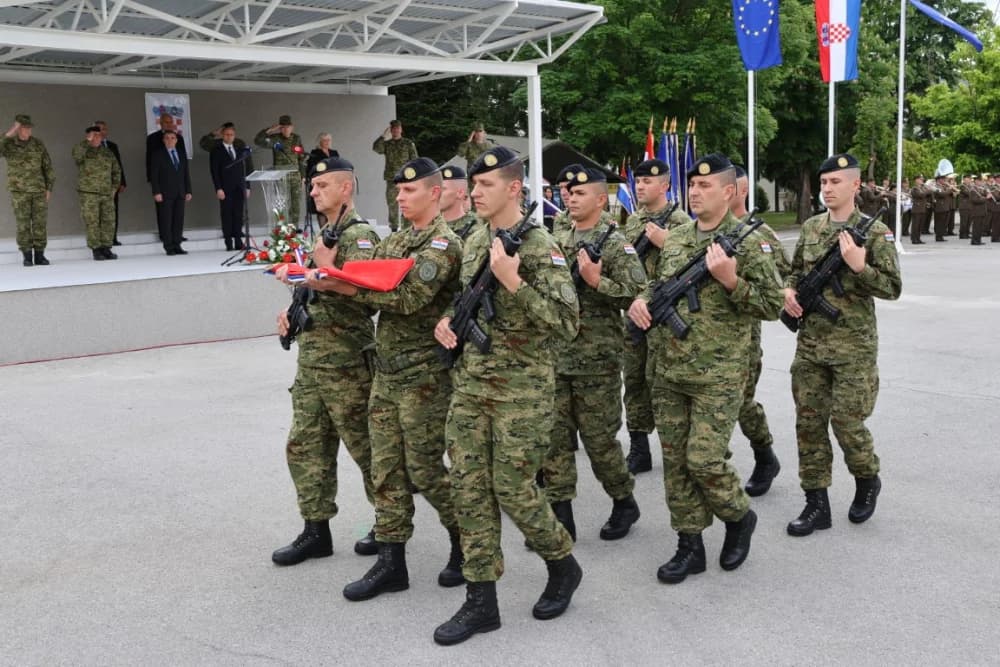 (FOTO) Na vjernost Domovini u Požegi ponosno prisegnulo 102 ročnica i ročnika Hrvatske vojske