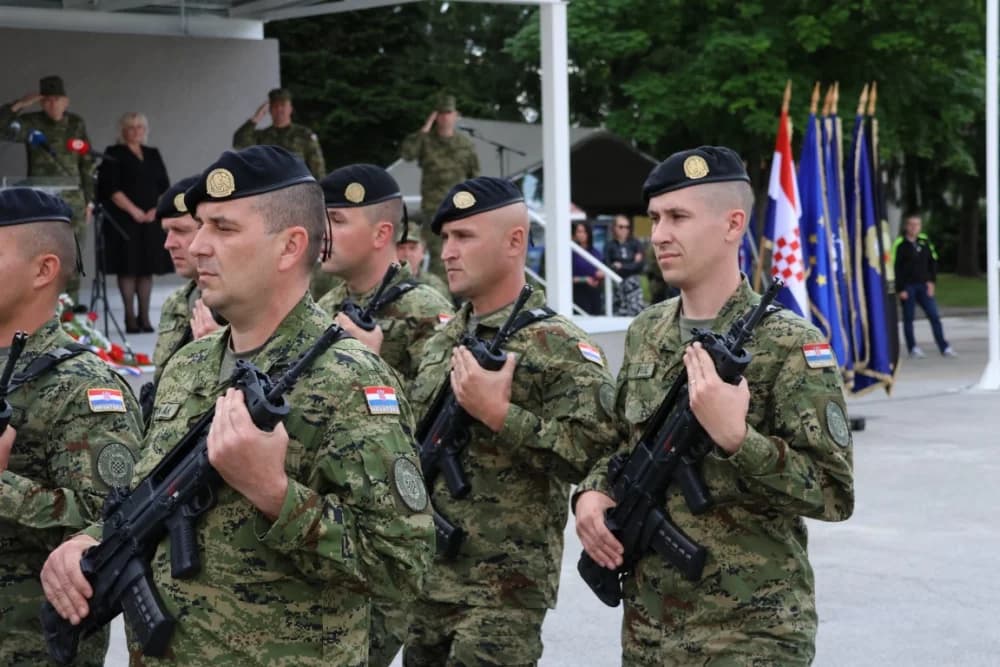 (FOTO) Na vjernost Domovini u Požegi ponosno prisegnulo 102 ročnica i ročnika Hrvatske vojske