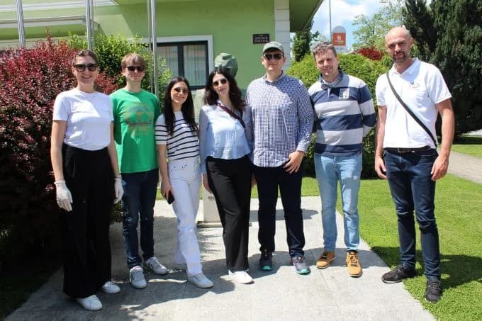 (FOTO) ŠTAMPAROVI DANI: U Pleternici ispred Gradske kuće održana javnozdravstvena akcija