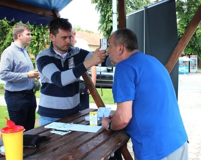 (FOTO) ŠTAMPAROVI DANI: U Pleternici ispred Gradske kuće održana javnozdravstvena akcija
