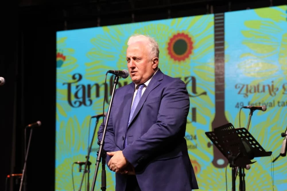 (FOTO)Tamburaši Divne godine sa Mariannom Ilkiv pobjednici Zlatnog glasa Zlatne doline