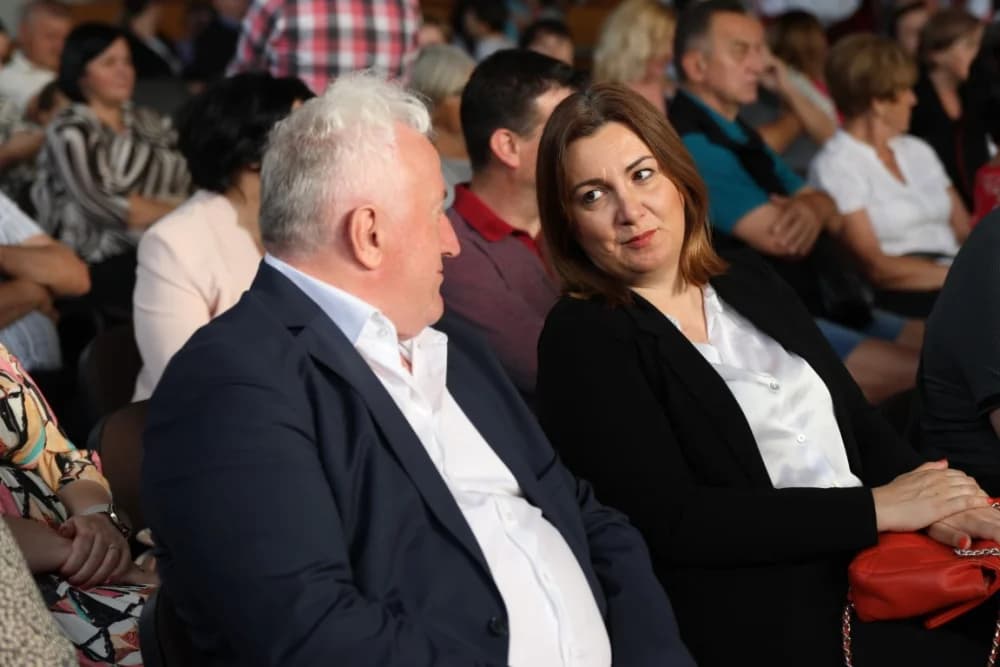(FOTO-VIDEO) Pjesme, kola i običaji izvelo pet kulturno-umjetničkih društava iz dvije slavonske županije