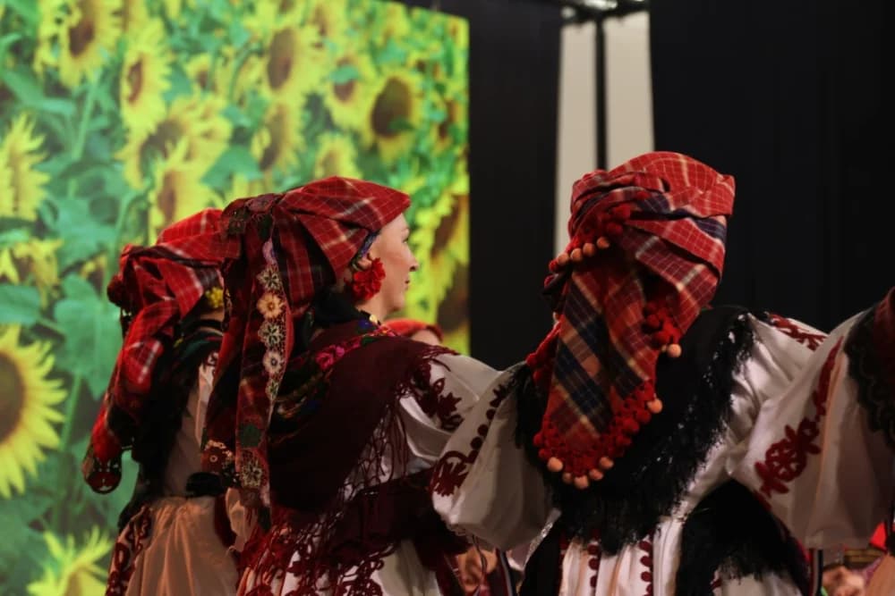 (FOTO-VIDEO) Pjesme, kola i običaji izvelo pet kulturno-umjetničkih društava iz dvije slavonske županije