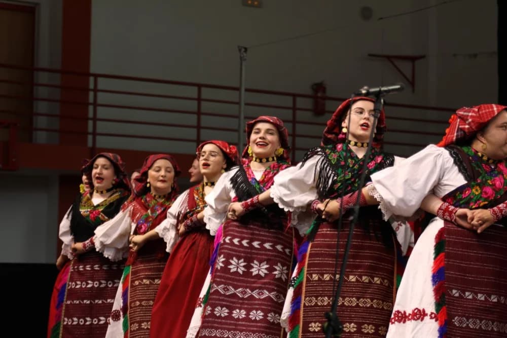 (FOTO-VIDEO) Pjesme, kola i običaji izvelo pet kulturno-umjetničkih društava iz dvije slavonske županije