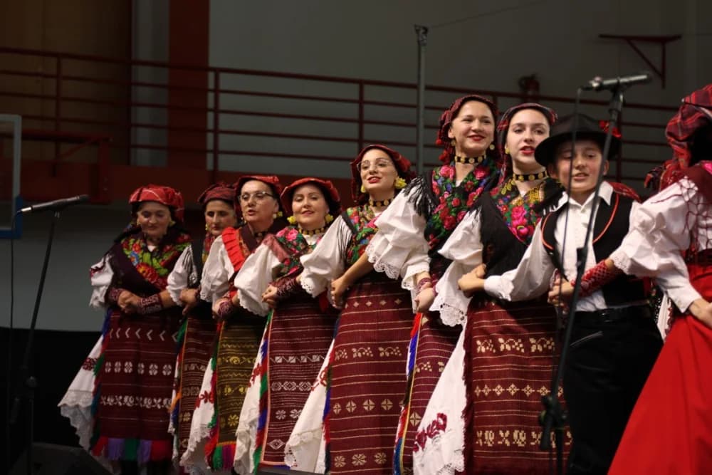 (FOTO-VIDEO) Pjesme, kola i običaji izvelo pet kulturno-umjetničkih društava iz dvije slavonske županije