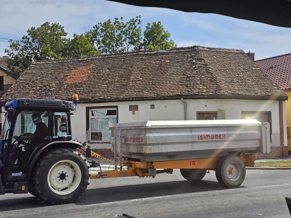 Traktori na kutjevačkim ulicama