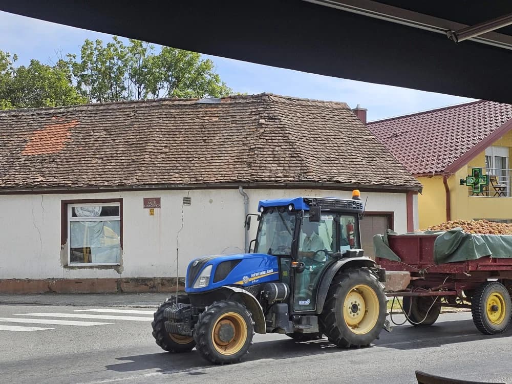 Traktori na kutjevačkim ulicama