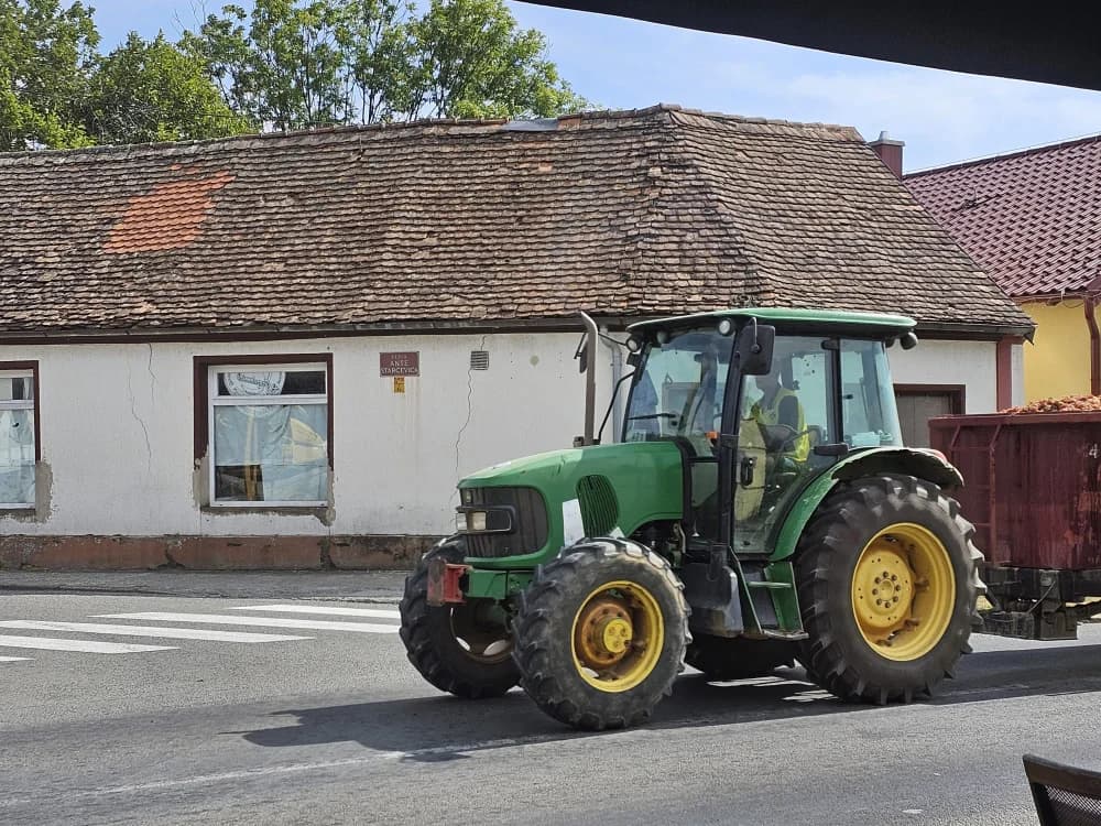 Traktori na kutjevačkim ulicama