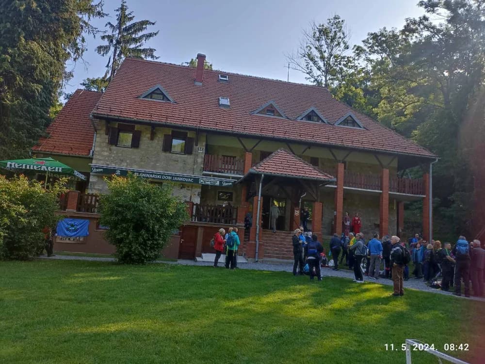Planinari požeškog Sokolovca pohodili Jubilarni Jankovački planinarski put, te Rab i Goli otok