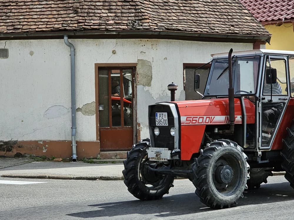 Traktori na kutjevačkim ulicama