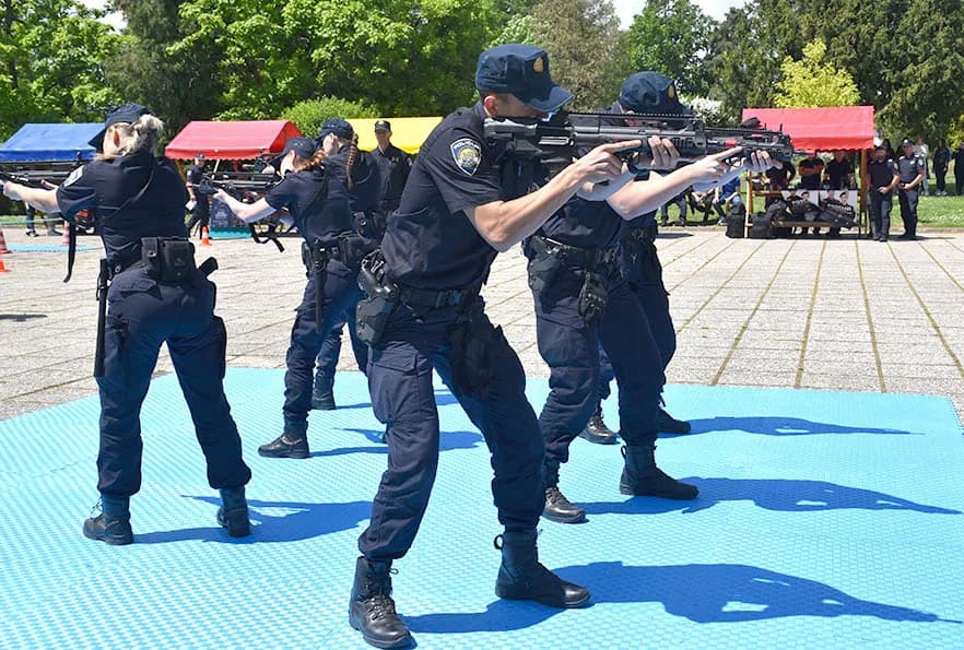 Kroz pokazne vježbe i prezentaciju opreme održan Dan otvorenih vrata policije