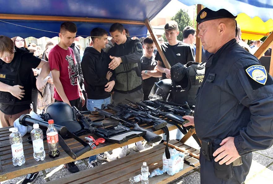 Kroz pokazne vježbe i prezentaciju opreme održan Dan otvorenih vrata policije