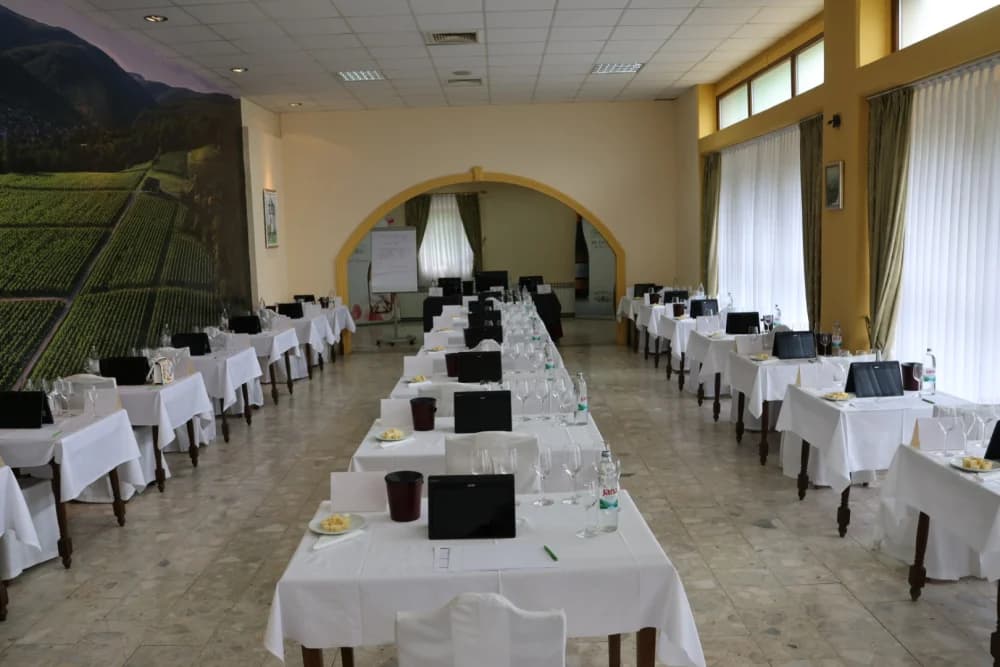 Eminentni stručnjaci u Kutjevu ocjenjuju 104 prispjela uzorka graševine: Najboljima slijede velika priznanja i odličja!
