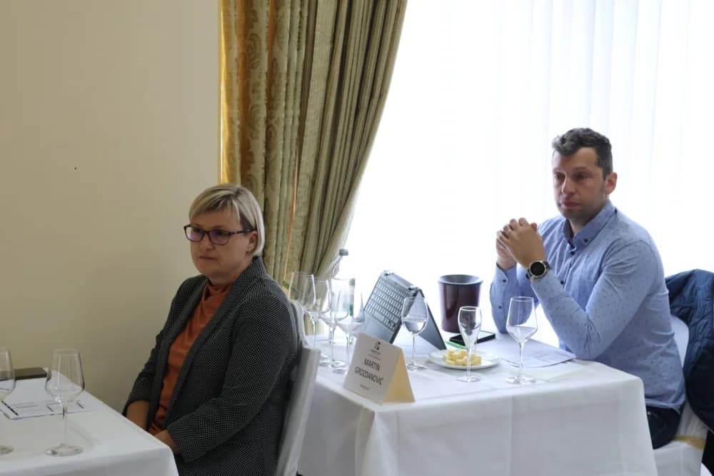 Eminentni stručnjaci u Kutjevu ocjenjuju 104 prispjela uzorka graševine: Najboljima slijede velika priznanja i odličja!